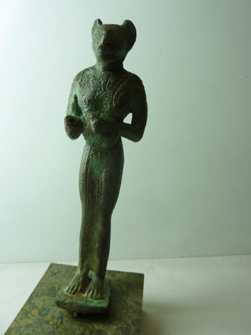 figurine