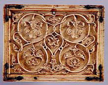 Plaque de coffret : rinceaux avec fleurons et feuillages