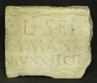 plaque de loculus ; inscription