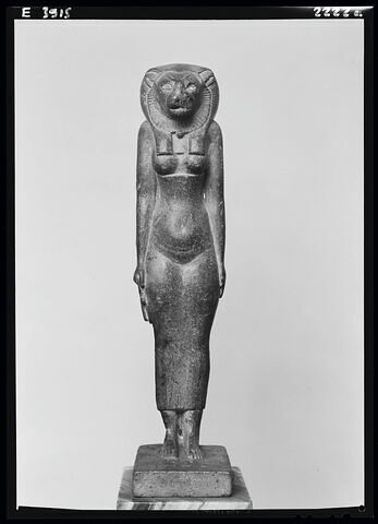 statuette, image 6/9