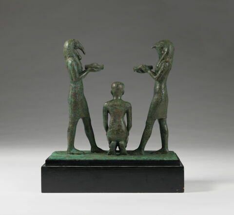 figurine, image 2/2