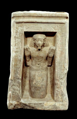 statue ; pyramidion, image 2/2