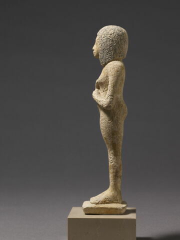 statuette, image 2/11