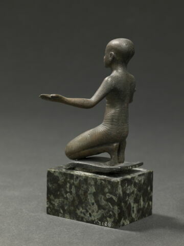 figurine, image 8/10