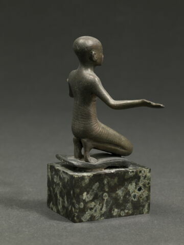 figurine, image 9/10