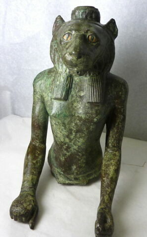 statue, image 2/5