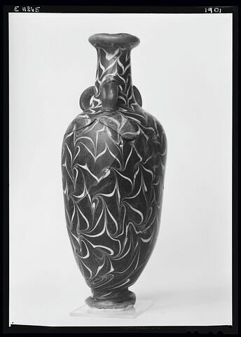 vase, image 2/8