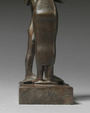 figurine d'Isis allaitant, image 9/10