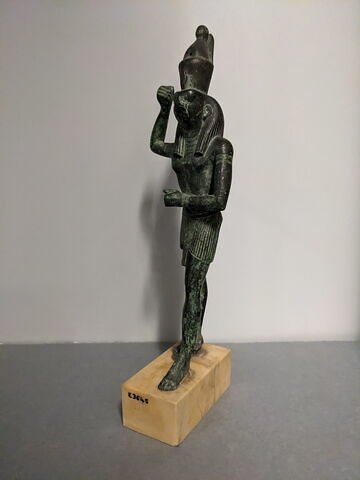 figurine d'Horus harponneur