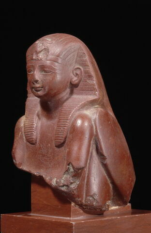 statue, image 6/7