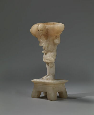 figurine ; boîte ; vase plastique, image 3/3