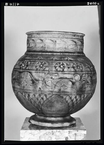 vase, image 3/5