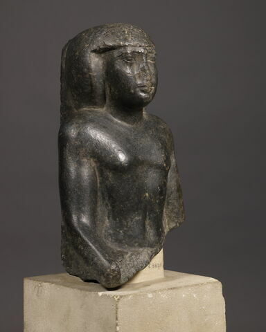 statue, image 6/11