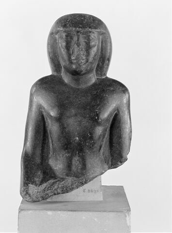 statue, image 8/11