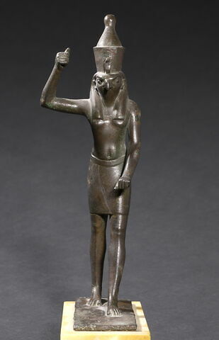 figurine d'Horus harponneur