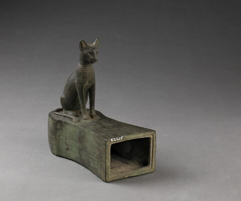 sarcophage de chat ; figurine