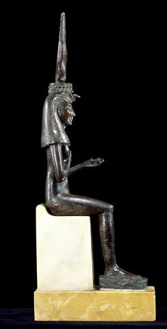 figurine d'Isis allaitant, image 4/7