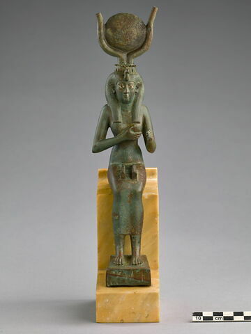 figurine d'Isis allaitant, image 2/5