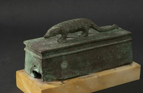 figurine ; sarcophage d'animal