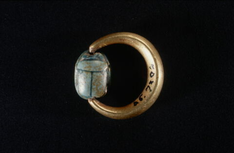 bague en anneau renflé ; scarabée, image 3/3