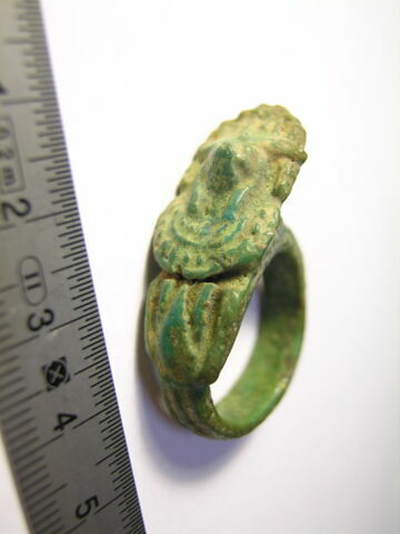 bague à égide, image 1/1