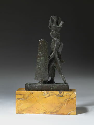 figurine, image 2/8