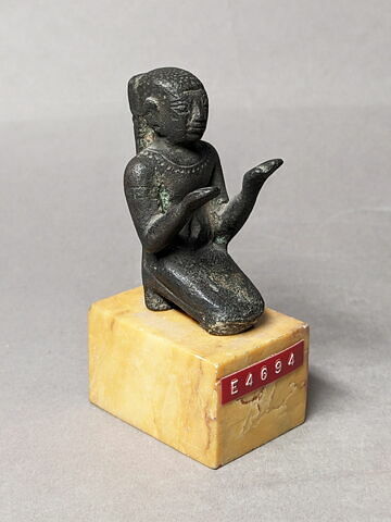 figurine de donateur