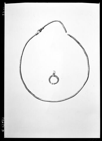 collier à pendentif