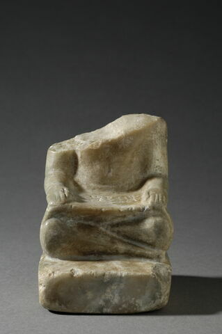 statue de scribe assis en tailleur, image 2/11