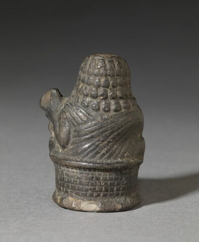 figurine de Béset allaitant ; vase plastique, image 3/5