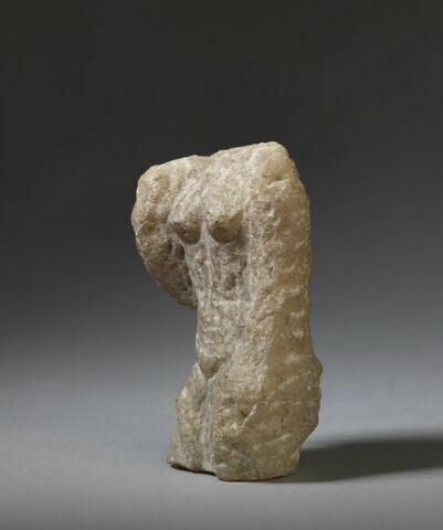 figurine d'Isis se coiffant, image 4/4