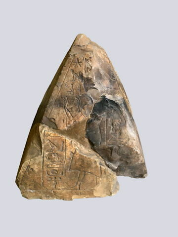 pyramidion pointu