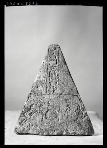 pyramidion tronqué, image 8/8