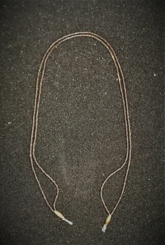 collier à 2 rangs ; perle rondelle  ; perle fusiforme