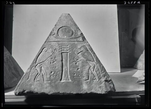 pyramidion tronqué, image 20/28