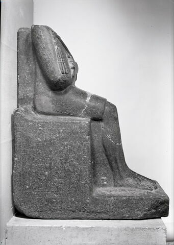 statue, image 4/6