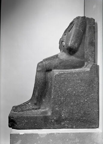 statue, image 5/6