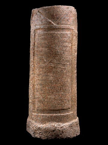 colonne  ; autel