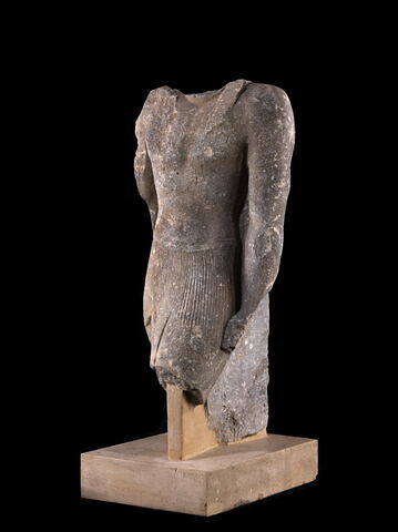 statue, image 7/12