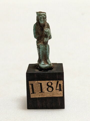 figurine d'Isis allaitant  ; amulette