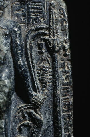 stèle d'Horus ; pendentif, image 5/9