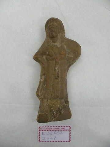 figurine de femme au tambourin