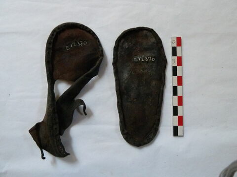 chaussure droite ; fragments, image 3/3