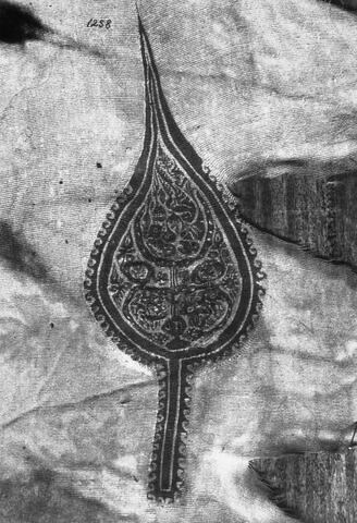 mantelet ; fragment, image 3/3