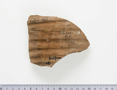 ostracon ; deux fragments recollés