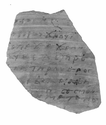 ostracon ; fragment, image 4/4