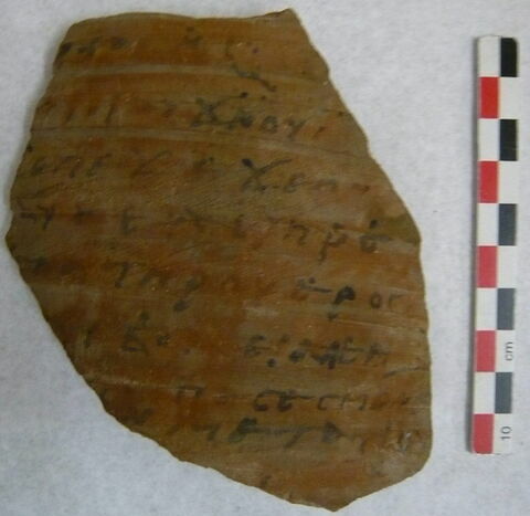 ostracon ; fragment, image 3/4