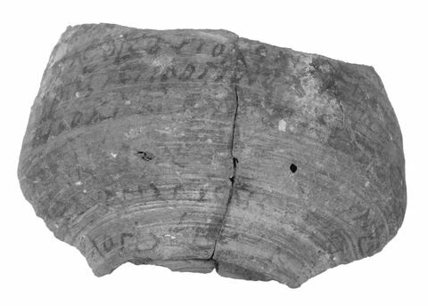 ostracon ; deux fragments recollés