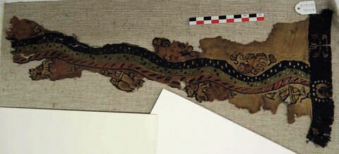 bande décorative d'habillement ; fragment, image 2/2