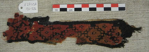 bande décorative d'habillement ; fragment, image 2/2